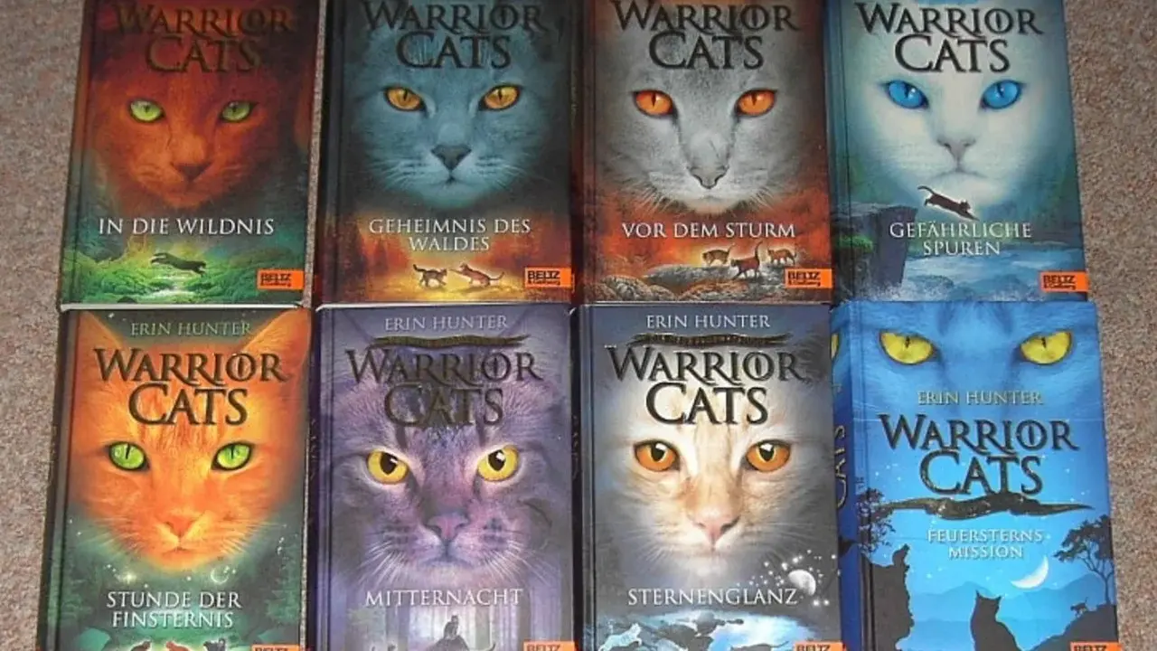 Acht Bücher der "Warrior Cats"-Reihe von Erin Hunter, die zeigen, wie viele Staffeln es gibt.