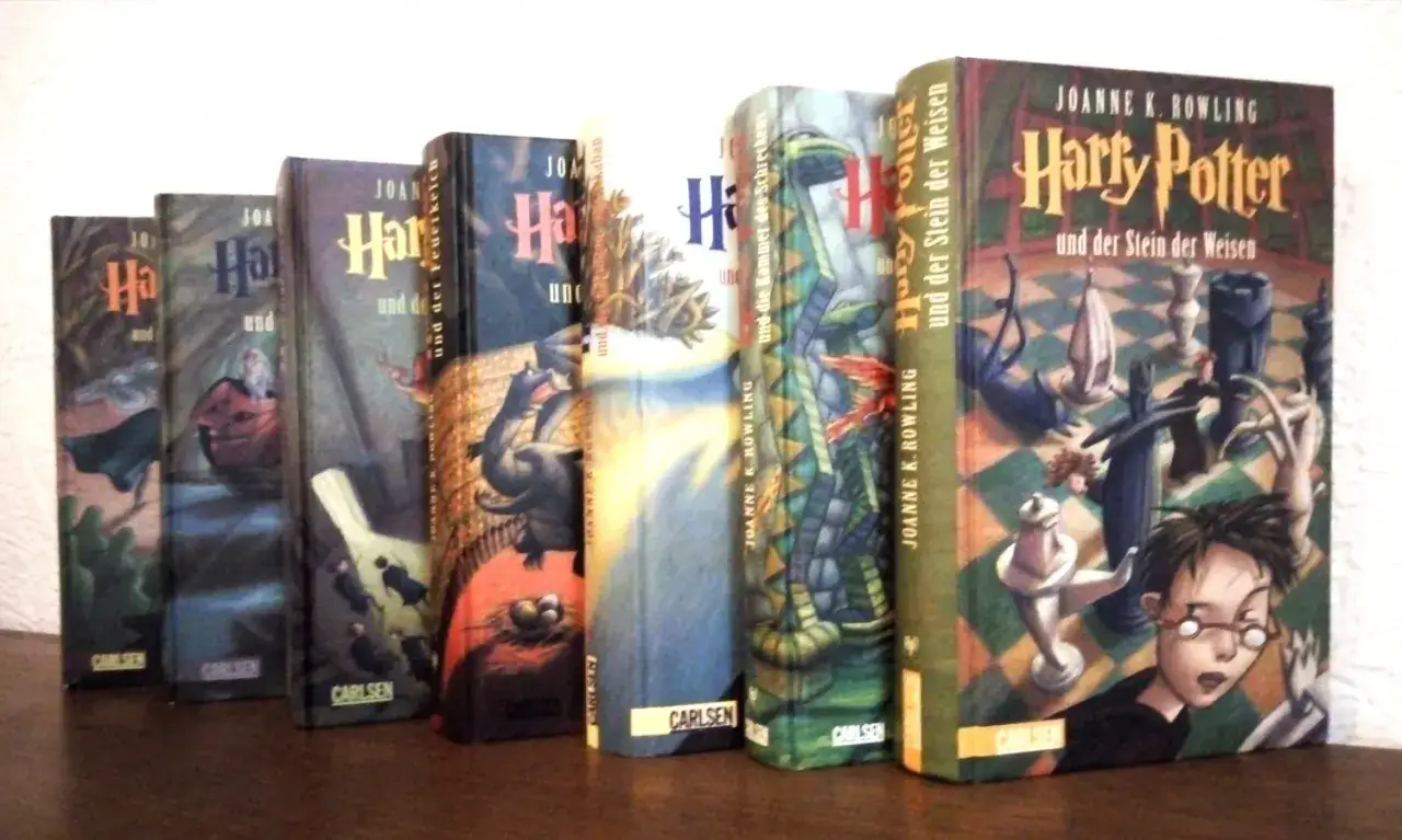 Reihe von Harry Potter Büchern, beginnend mit